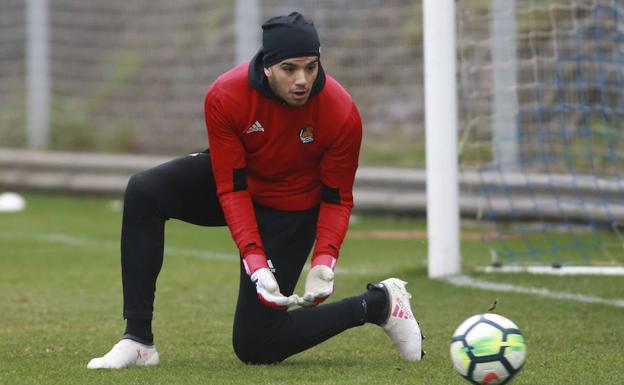 Rulli se ejercita durante la primera sesión dirigida por Alguacil.