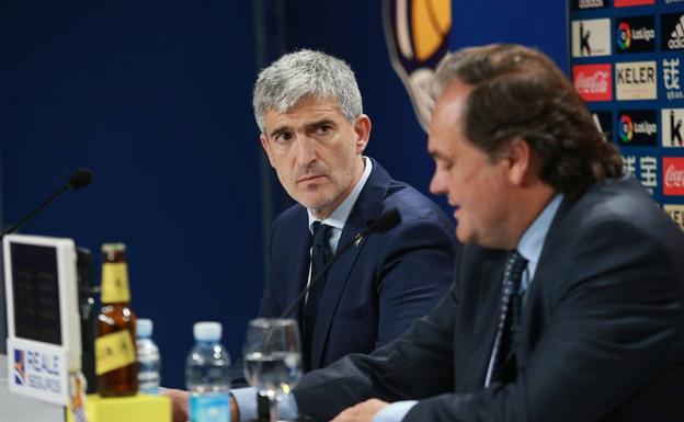 Imagen correspondiente a la presentación de Olabe como director de fútbol de la Real en septiembre de 2016.