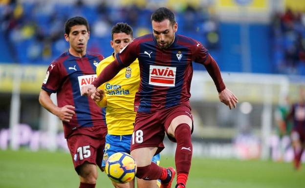El Eibar suma una victoria en Las Palmas