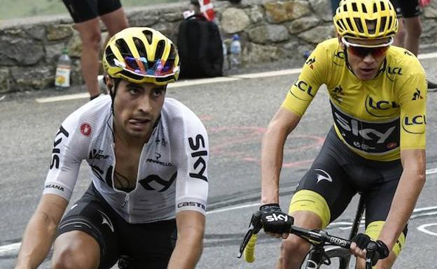 Mikel Landa lleva al líder de su equipo, Chris Froome durante una de las etapas del presente Tour de Francia.
