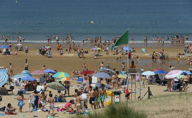 Vista de la playa de Gorliz, en la que el pasado domngo falleció una mujer.