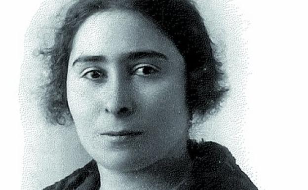 Elena Tuduri, autora del trabajo sobre el traje vasco.