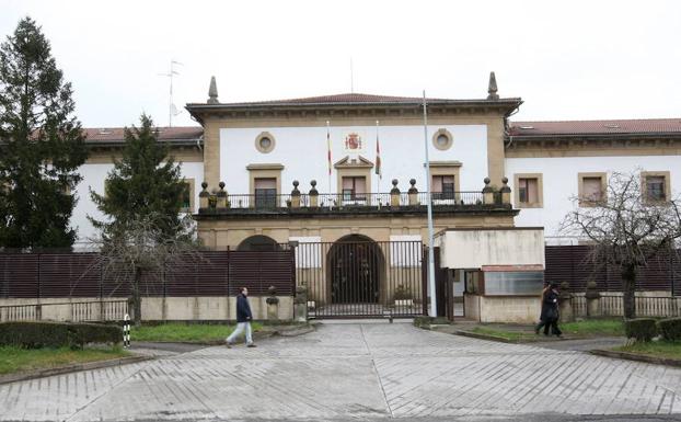 Vistas exteriores de la prisión de Martutene