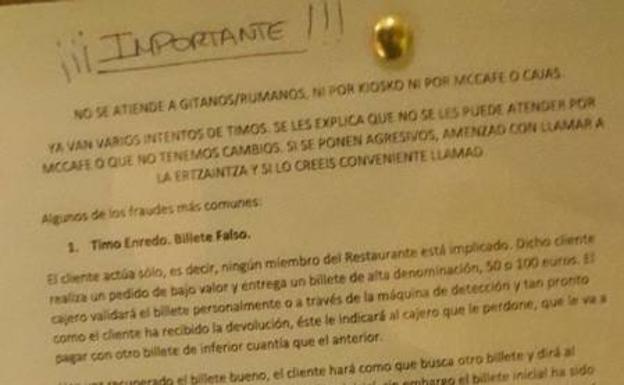 Imagen del cartel colocado en el vestuario del establecimiento de McDonald's