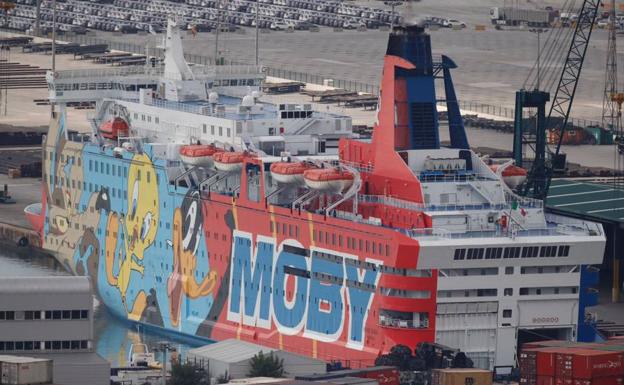 Barco enviado por el Ministerio del Interior a Cataluña./