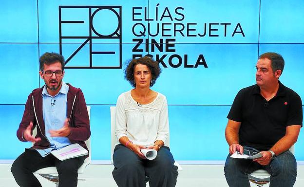 Carlos Muguiro, María José Telleria y Ion López, durante la presentación del seminario y la exposición/Usoz