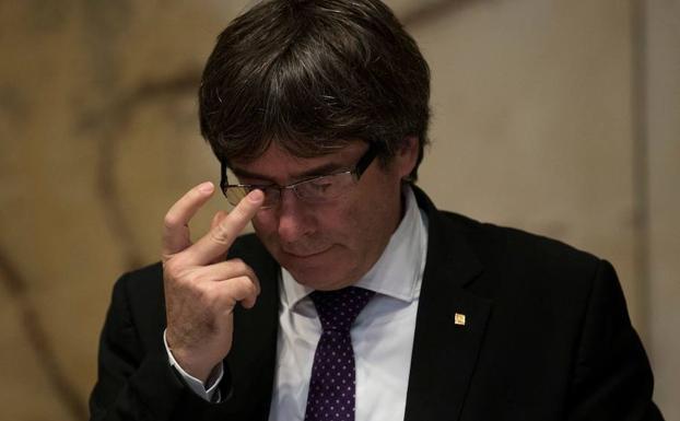 Puigdemont, en la sede de la Generalitat de Cataluña. /PAU BARRENA (AFP)