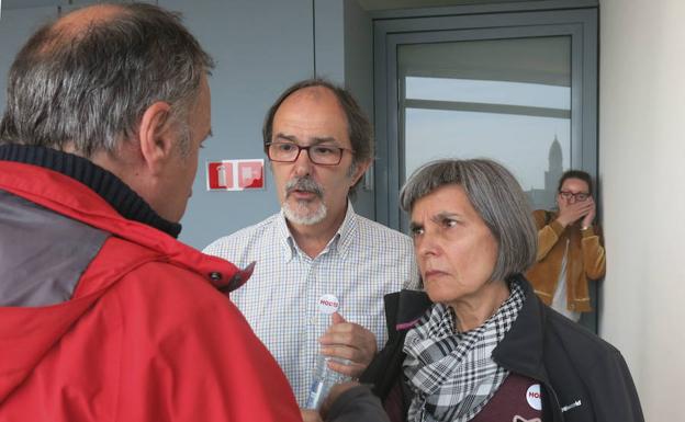 Los padres de Hodei Egiluz, que se han desplazado desde Galdakao a Amberes para concocer la sentencia de primera mano, han viajado a la localidad belga en numerosas ocasiones. /EFE