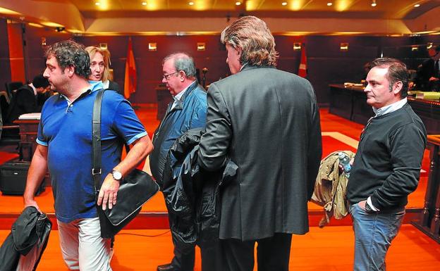 Iñigo Antia, Jesús Echave, José Luis Bengochea y Fernando Achaerandio, en el juzgado/Igor Aizpuru