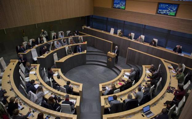 Las Juntas Generales aprueban los Presupuestos de Gipuzkoa para 2018, que ascienden a 856,5 millones de euros
