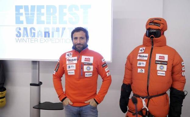 Alex Txikon en la presentación de su nueva aventura/M. Cecilio