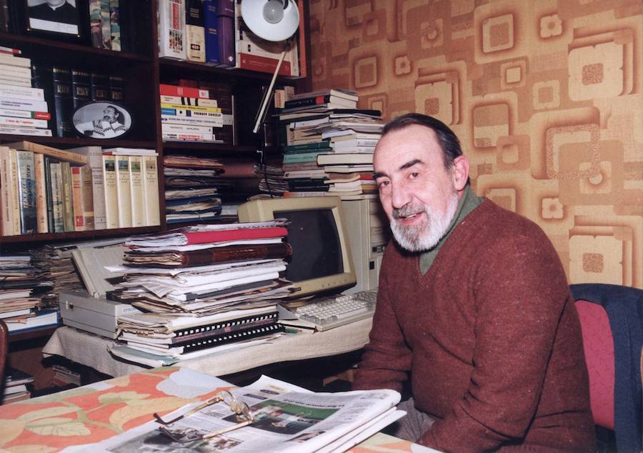Andoni Lekuona, idazle eta soziologoa, artxiboko irudian/Postigo