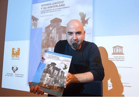 Ismael Garcia EHUko ikertzailea/Nuria González
