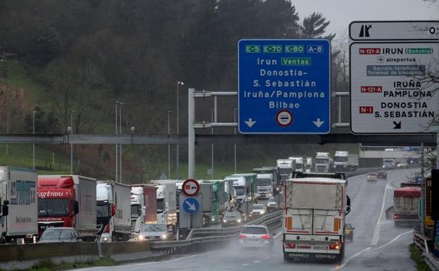 Retenciones en la AP-8 sentido Francia/Fraile