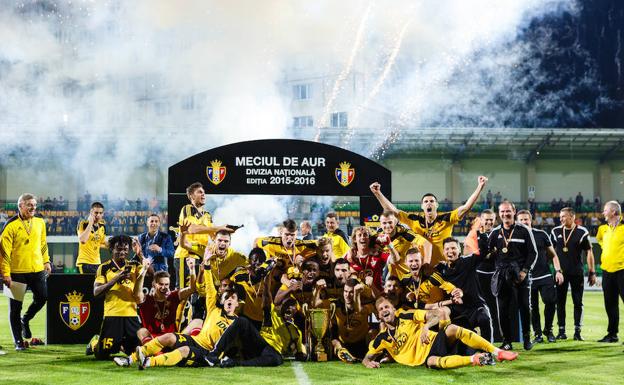El Sheriff, tras ganar la liga de Moldavia en 2016.