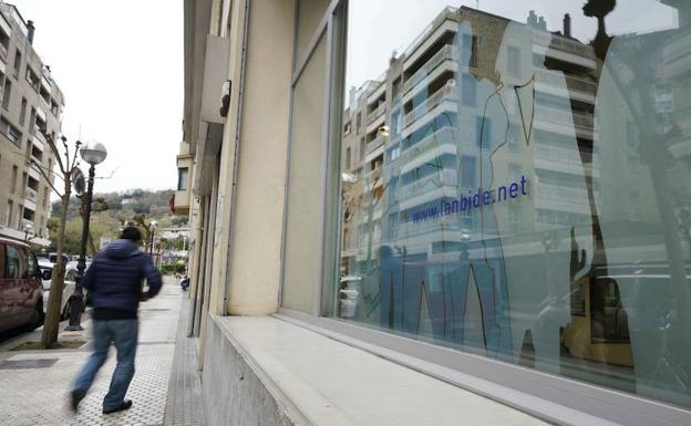 El paro desciende en Gipuzkoa en marzo ayudado por la Semana Santa