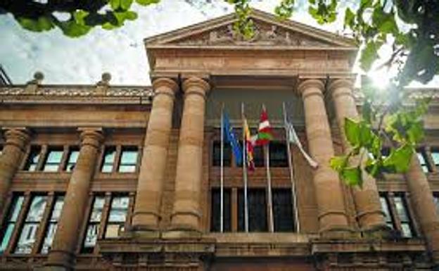 Condenado a 2 años por abusar de dos hermanos menores de edad en Zarautz