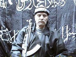 Imagen de vídeo facilitada por El Brazo de Al Qaeda en el Magreb Islámico (BAQMI), que muestra a Ibrahim Abu Uthman, uno de los dos presuntos suicidas que partició en el atentado del pasado martes en Argel. /EFE/