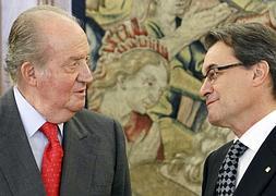 El Rey Juan Carlos, durante su reunión con Artur Mas. / Foto: Ángel Díaz (Efe) | Vídeo: Atlas/
