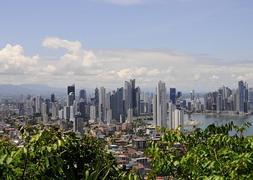 Vista de Ciudad de Panamá desde el cerro Ancón. / Foto: Galo Martín/