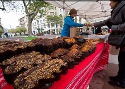 Los comercios de la Parte Vieja sacan sus productos a la calle