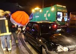 Un coche arrolla y lanza a la ría a dos jóvenes y hiere a otros dos en Plentzia