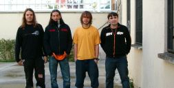 Los cuatro componentes de la banda alavesa Sioux./