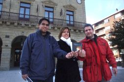 Vacas, Álvarez y De la Hera, con el nuevo disco del Coro y Orquesta de San Ignacio de Moxos./