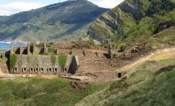 El movimiento de tierras se hace visible en las inmediaciones del cargadero de Mollarri./