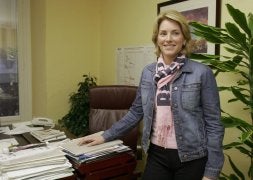 Arantxa Quiroga, en el despacho del grupo popular en el Parlamento Vasco. /TXABARRI/