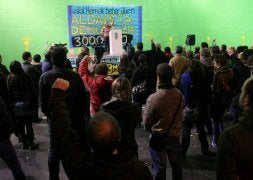 Representantes de la candidatura de D3M protagonizaron ayer un acto en Markina. /TELEPRESS/