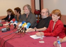 Candidatos de Iniciativa Internacionalista en su presentación en Donostia. /UNANUE/