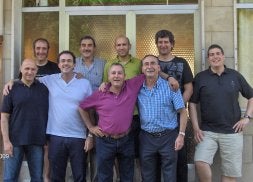Los asistentes a la comida del curso de entrenadores de fútbol./