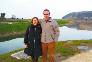 Zona del Biotopo. Los tolosarras Sole Orus e Iñigo Pérez de Arenaza fotografiados esta semana./