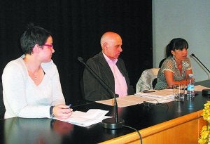 Iratze Garagarza , Manuel Vázquez y Leyre Arrieta. :: GORRITIBEREA/