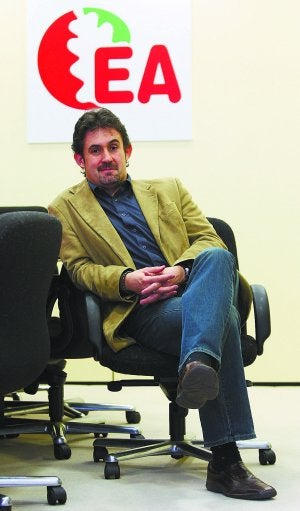 Pello Urizar, en la sede del partido en San Sebastián. :: LUSA/