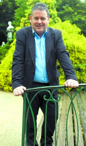 Futuro. Galdos asegura que el nacimiento de Hamaikabat ha renovado su pasión por la política. ::
JOSE USOZ/