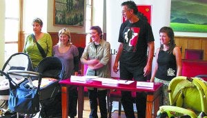 Hiru herritarrek aurkeztutako kexa babestu nahi izan zuen alkateak./