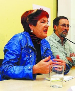Mariasun Landa. La escritora errenteriarra en un acto. ::
ARIZMENDI/