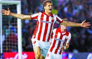 Goooool. Fernando Llorente festeja su tanto. :: EFE/
