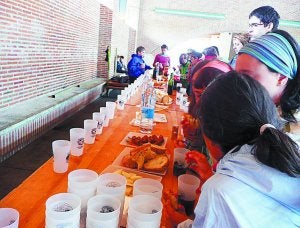Los vasos reutilizables. En el hamarretako del Erreka Eguna./