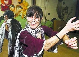 Askoa Etxebarrieta 'La Pulga', de Gasteiz ofrecerá mañana en San Esteban su espectáculo flamenco./