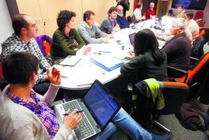 Reunión mantenida ayer por la tarde por el Consejo de Administración del Consorcio de Residuos. :: MICHELENA/