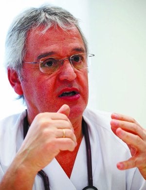 El neumólogo Javier Laparra. ::
MIKEL FRAILE/