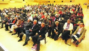 A rebosar. Panorámica del congreso Atlantiar, con los ponentes en las dos primeras filas. ::
LUSA/