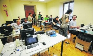 Markeskua. Tres de los diez cursos planteados por UEU para este otoño se refieren a las nuevas tecnologías. ::
FÉLIX MORQUECHO/