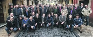 Gran ambiente. Como cabía esperar y se adivinaba, el ambiente que se vivió en Nabartenea y en el 'Atalaia' fue genial. ::
FOTOS FERNANDO DE LA HERA/