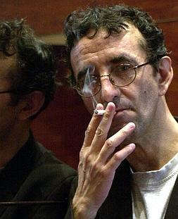 Roberto Bolaño, en la presentación en Madrid de su novela 'Amberes', unos meses antes de su fallecimiento. :: JULIÁN MARTÍN / EFE/