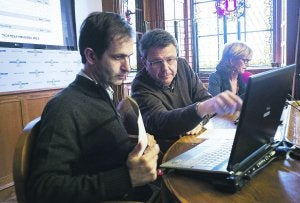 Memoria. Juan de Dios Sanz, José Antonio Santano y Maite Cruzado presentaron los datos. :: F. DE LA HERA/