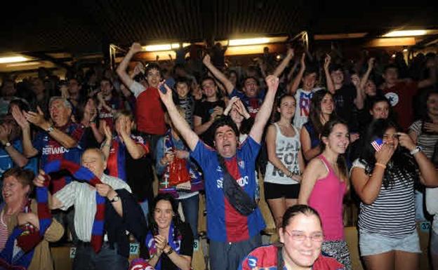 La afición armera podrá disfrutar del partido ante el Alcorcón por el ascenso en pantalla gigante